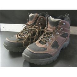Red Head Hikers/walking ankle boot / size 8.5 / top eye hook on both boots