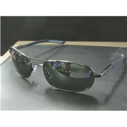 New Foster Grant Sunglasses / Max block 100% uva-uvb protection