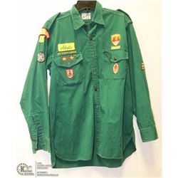 VINTAGE SCOUTS CANADA UNIFORM SHIRT WITH BADGES