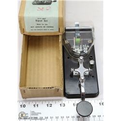 BOY SCOUTS OF CANADA VINTAGE SIGNAL SET IN BOX