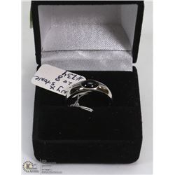 STERLING .925 SILVER ONYX STONE RING SIZE 8.