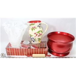 RED BOX WITH 5 CAPPUCCINO CUPS, 6 SAUCERS,