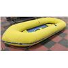 Image 1 : INFLATABLE BOAT WITH OARS AND HAND PUMP