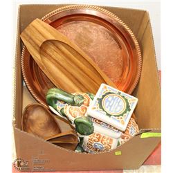 ESTATE BOX OF DECORATIVE CENTERPIECES, AND MORE