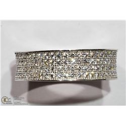 32) ETERNITY STYLE CUBIC ZIRCONIA BAND