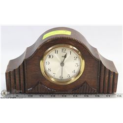 SMALL MANTEL STYLE ALARM CLOCK (HALLER)