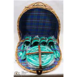 PICNIC BASKET WITH CONTENTS