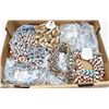Image 1 : LARGE FLAT OF ASSORTED NECKLACES
