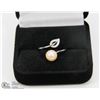 Image 1 : GENUINE FRESHWATER PEARL LEAF MOTIF RING