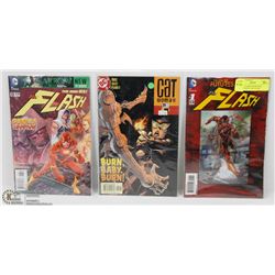 LOT OF 3 COMIC BOOKS INCL HOLOGRAPHIC THE FLASH