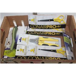 FLAT OF ASSORTED PET GROOMING ACCESSORIES