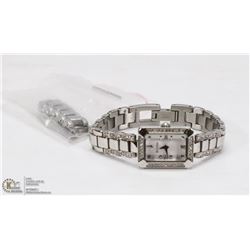 33) BULOVA LADIES CRYSTAL STAINLESS STEEL QUARTZ