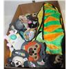 Image 1 : LARGE FLAT OF ASSORTED DOG TOYS