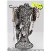 Image 1 : WIRE JEWELLERY STAND WITH CONTENTS.