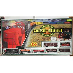 BACHMANN EZ TRACK HO TRAIN SET, SAYS 156PCS
