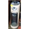 Image 1 : BIONAIRE WHITE HUMIDIFIER.