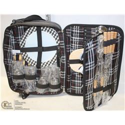 SHOULDER BAG PICNIC SET, 4 PLACE SETTINGS, INCLUDE