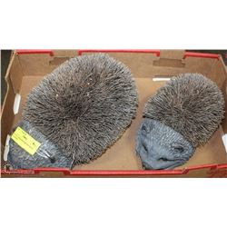 SET OF 2 HEDGEHOG BRUSH SHOE CLEANERS