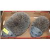 Image 1 : SET OF 2 HEDGEHOG BRUSH SHOE CLEANERS