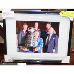 FRAMED OILERS STANLEY CUP PHOTO WITH GRETZKY &