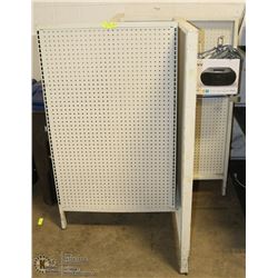 DISPLAY RACK WITH 8 SIDES WITH HANGERS