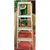 Image 1 : STEP LADDER WITH 3 STEPS