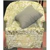 Image 1 : VINTAGE ARMCHAIR WITH PILLOW