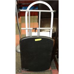 COLLAPSIBLE TABLE AND STEP LADDER