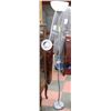 Image 1 : FLOOR STANDING DUAL HEAD LAMP