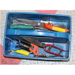 YARD WORKING TRAY WITH YARD TOOLS.