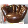 Image 1 : CHILDRENS BALL GLOVE CHAIR