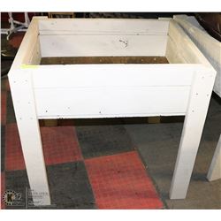 RAISED FLOWER BED (30"X33"X31").