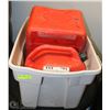Image 1 : TOTE WITH 3-5 GALLON JERRY CANS.