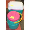 Image 1 : BLUE & WHITE COOLER WITH PINK & WHITE WATER COOLER