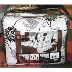 QUEEN 7PC BED SET.