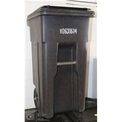 TOTER BIN WITH LID & WHEELS 120L (32GAL).