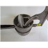 Image 7 : 2 Antique Presses- Lemon squeeze + Ricer