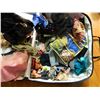 Image 4 : BORATZ CASE WITH ASSORTED DOLL CLOTHING