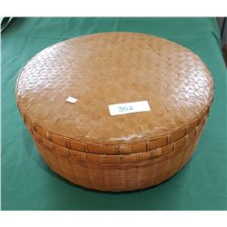 LIDDED WICKER BASKET