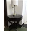 Image 1 : Rounda Table With Lamp