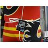 Image 1 : CALGARY FLAMES PLUSH BLANKET AND PILLOW