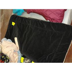 2 black pillow shams