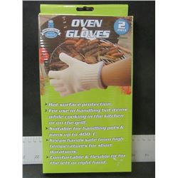 New Pair of Oven Gloves / a must have for BBQ or Camping