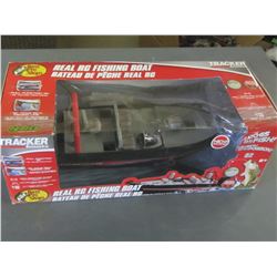 Tracker Real RC Fishing Boat / can catch real fish up to 2 lbs