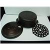 Image 2 : GRISWOLD #9 TITE-TOP DUTCH OVEN w/Lid
