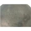 Image 3 : GRISWOLD #9 TITE-TOP DUTCH OVEN w/Lid