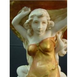 ROYAL DUX FIGURAL Centerpiece #10388/70