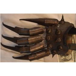 GANGS OF NEW YORK HELL-CAT MAGGIE SCREEN MATCHED HERO CLAW