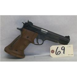 S & W MODEL 52 HANDGUN