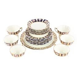 Queen's China Dessert Set